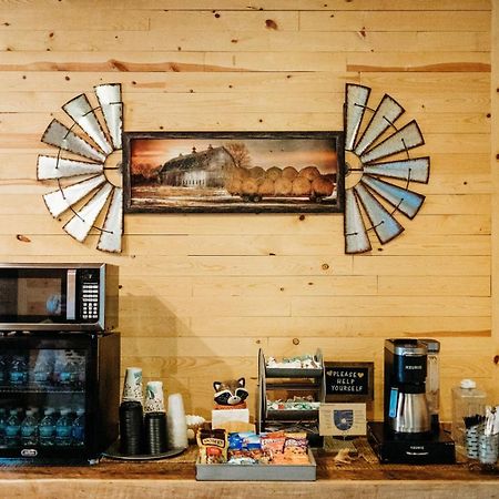 Big Horse Inn And Suites Lewistown ภายนอก รูปภาพ