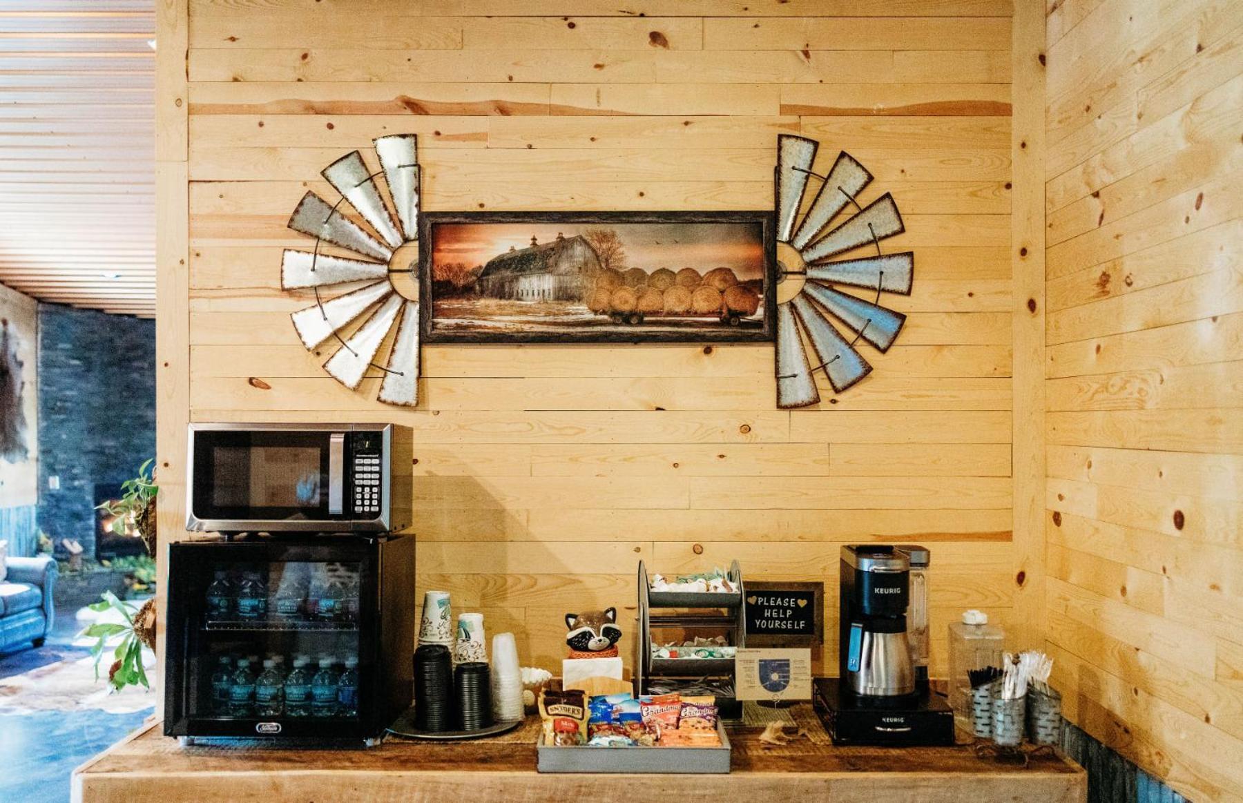 Big Horse Inn And Suites Lewistown ภายนอก รูปภาพ