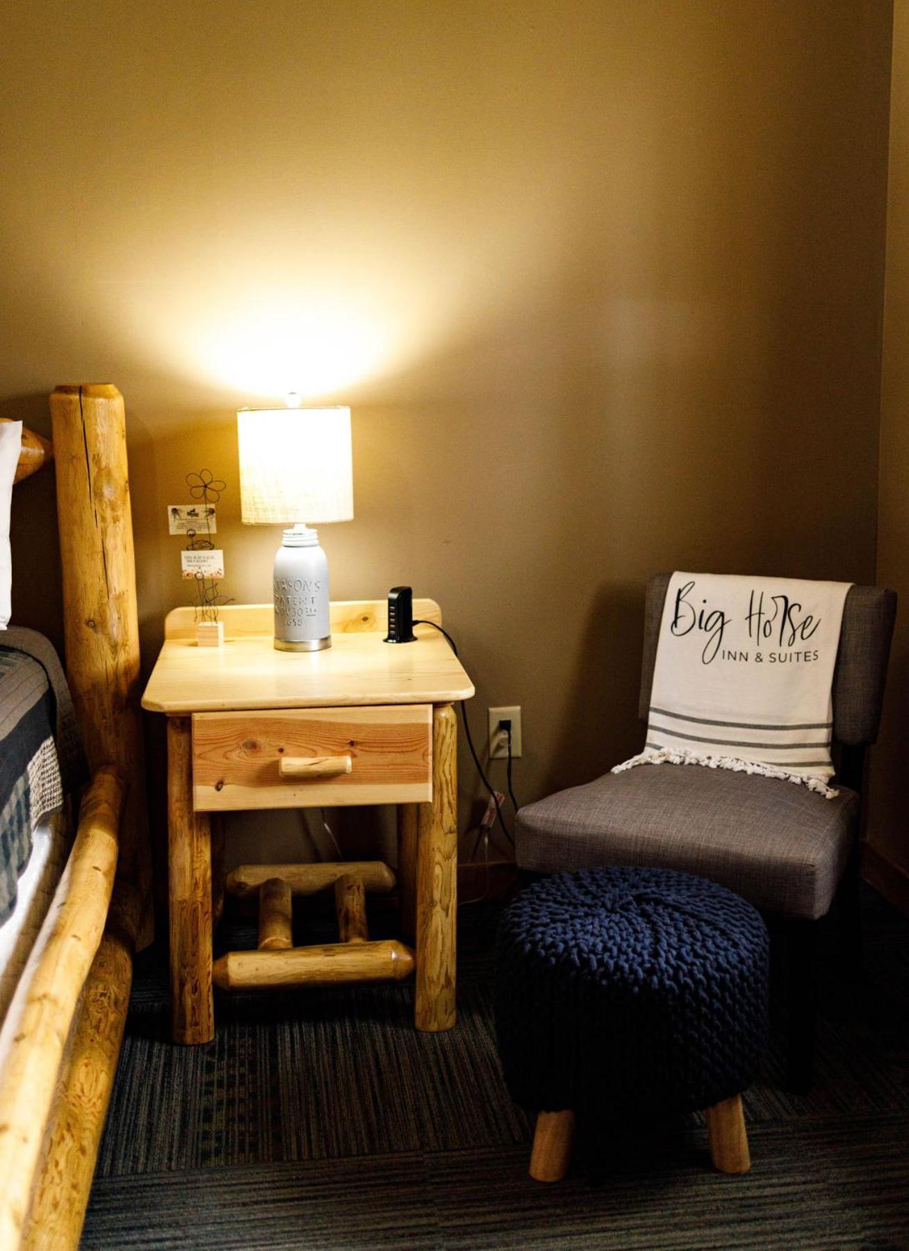 Big Horse Inn And Suites Lewistown ภายนอก รูปภาพ